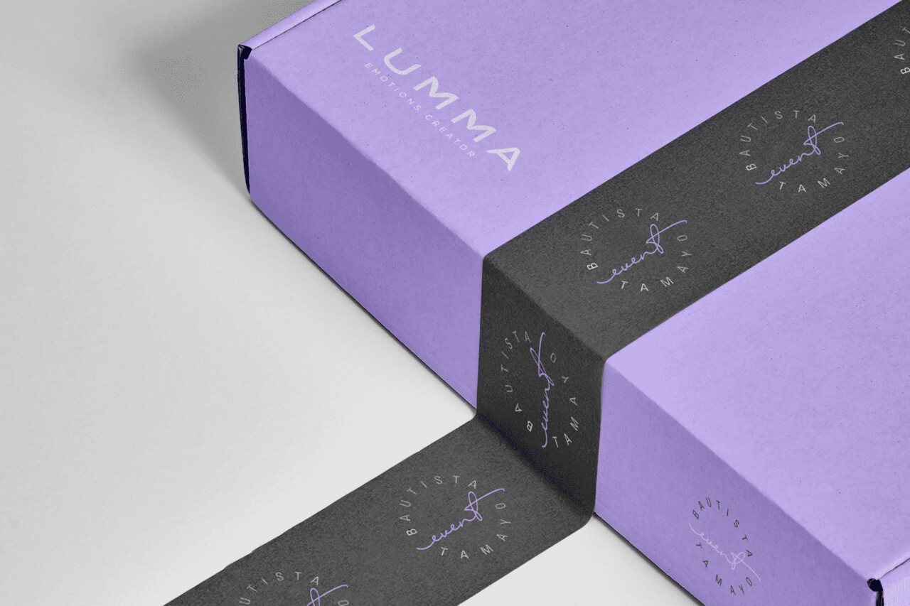 Frasco de perfume y bolsa de marca de LUMMA.
