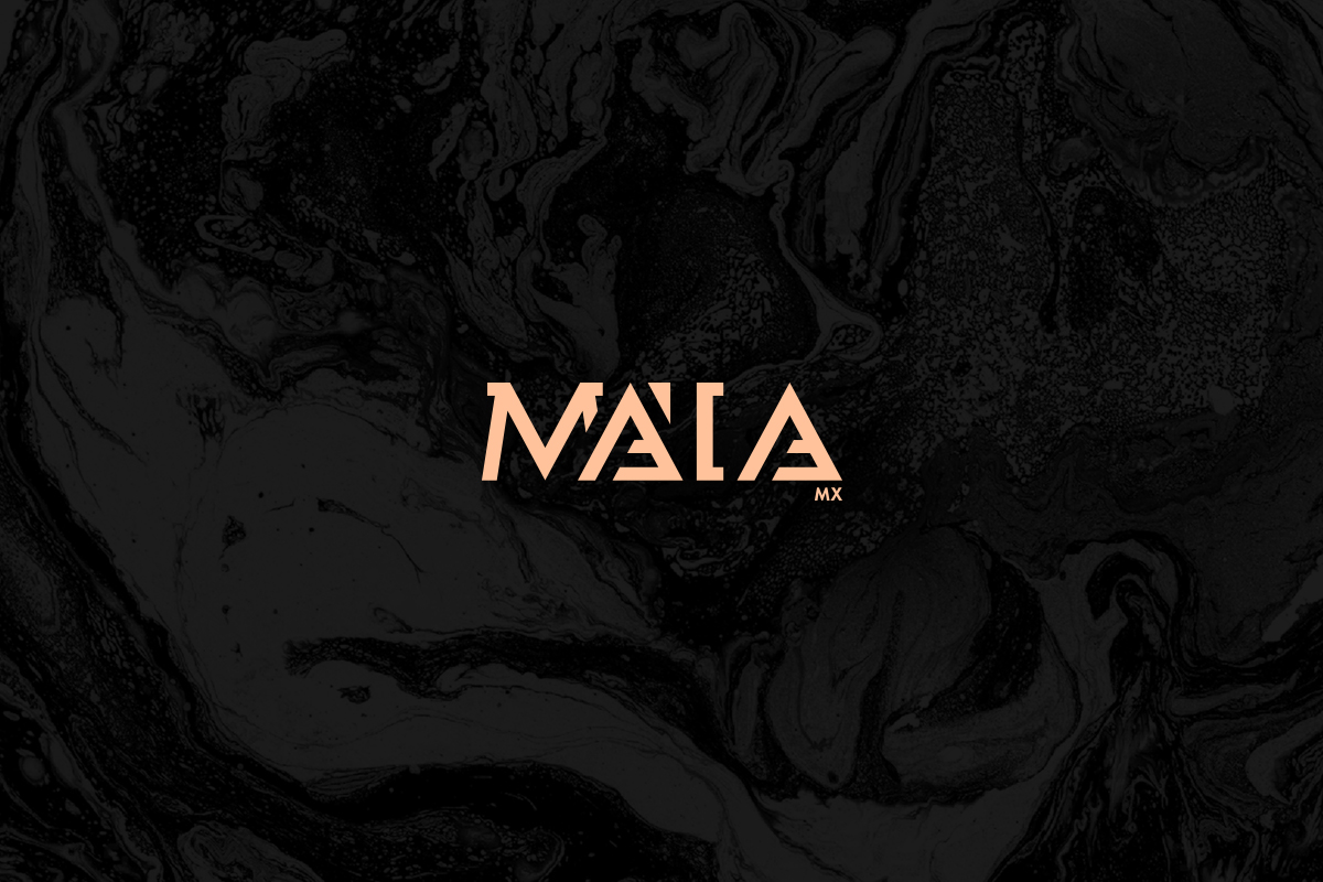 Identidad de Maia — logotipo geométrico sobre un montaje de mármol negro.